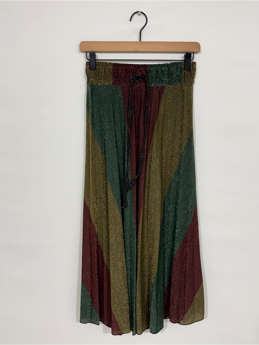 WSK47 {Scandal} Glitter Metallic Color Block Elastic Waist Midi Skirt